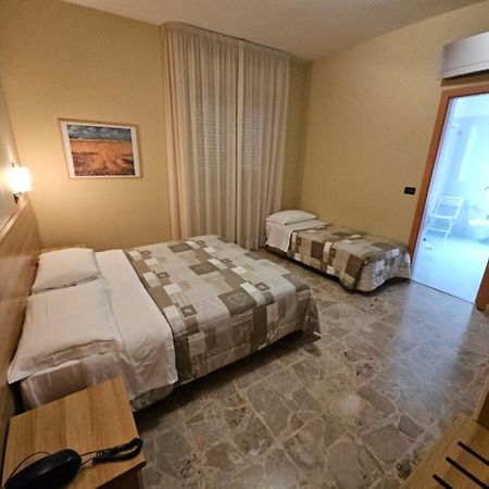 Hotel Mazzocchetti Citta Sant'Angelo Exterior foto