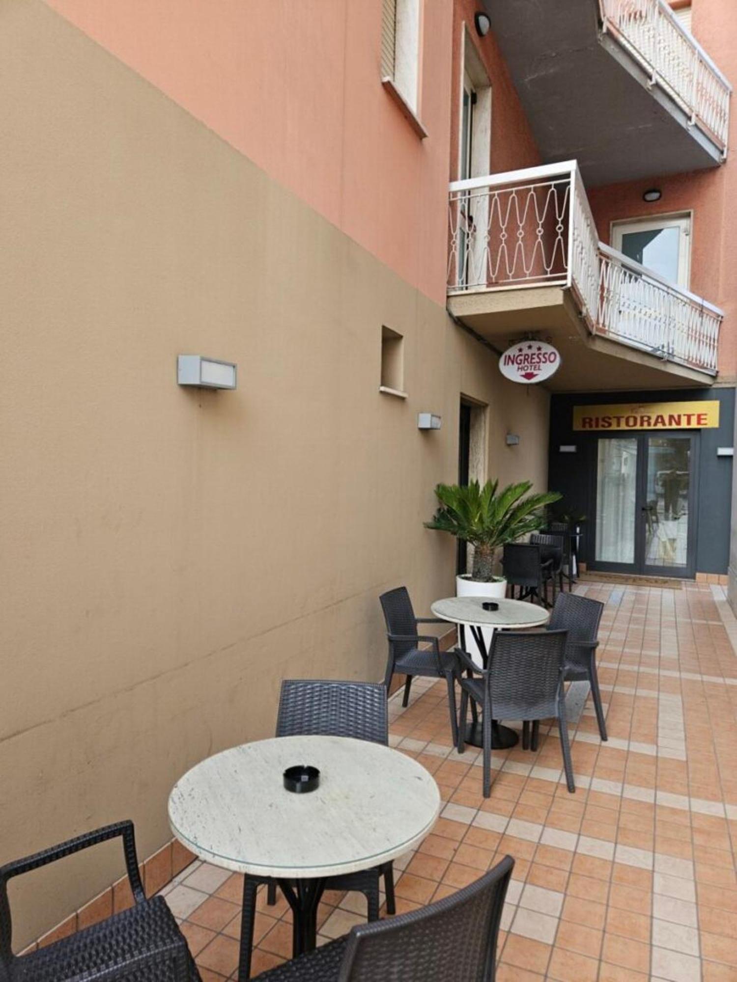 Hotel Mazzocchetti Citta Sant'Angelo Exterior foto