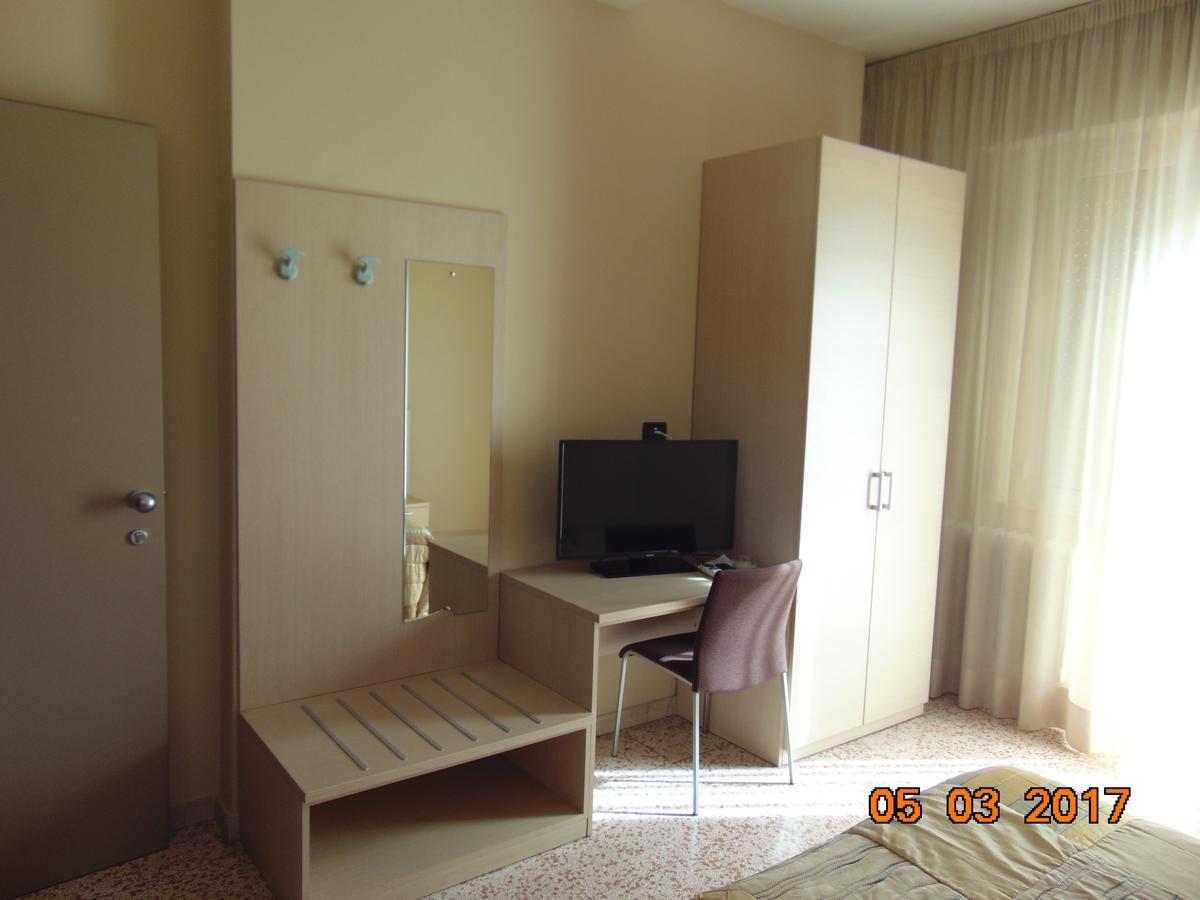 Hotel Mazzocchetti Citta Sant'Angelo Exterior foto